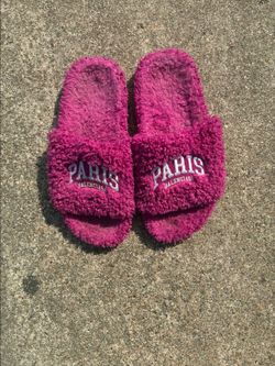 Balenciaga Paris Furry Slides Pink – Size 8.5