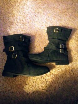 Size 9 USA Womens Black 3 Strap Design Suede Feel Mid Calf