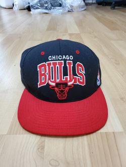 Mitchell & Ness Chicago Bulls Big Script Logo Snapback Hat Cap Black Red 2012.

Condition: Pre-owned, in excellent condition!