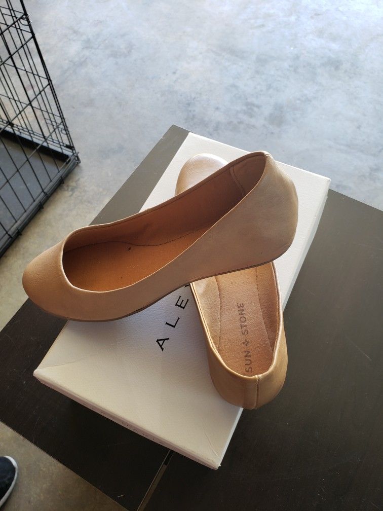 Tan Flats 6 1/2