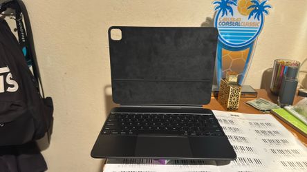 IPad Pro 13” Inch Magic Keyboard