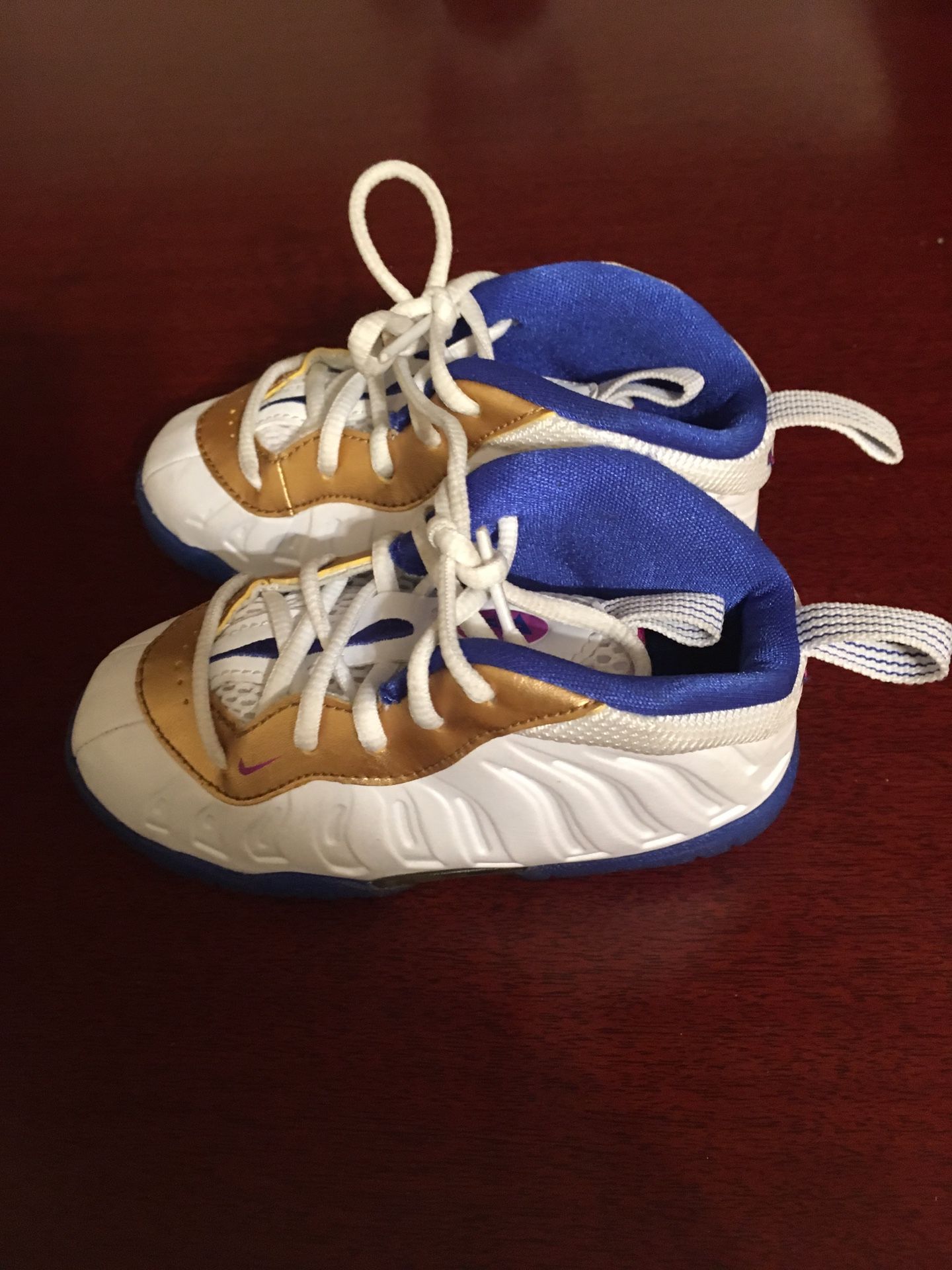 Nike foams toddler