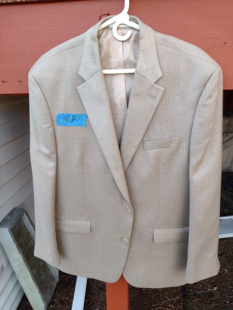 Suit size 46R , like new