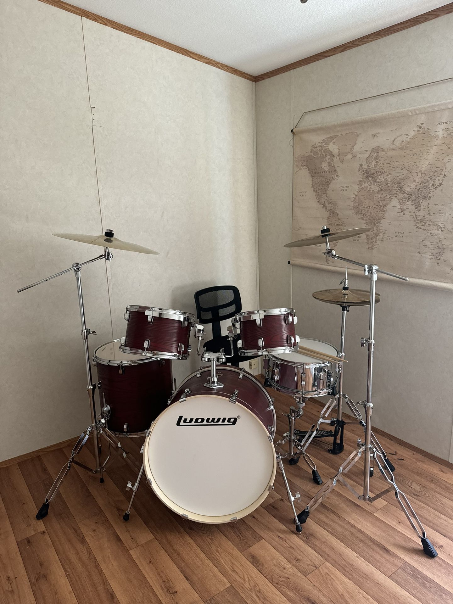 Ludwig 5 Piece Drum Set