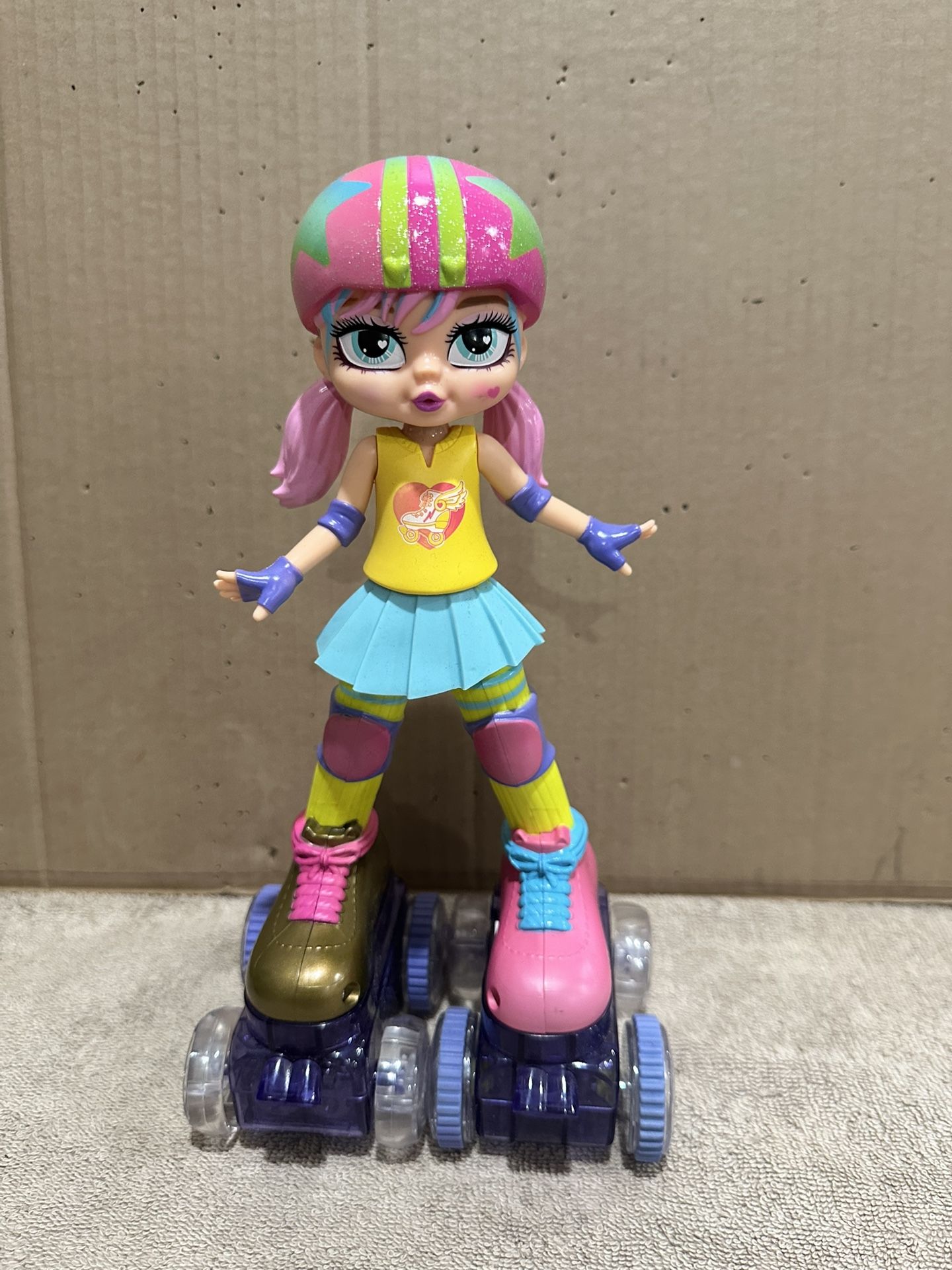 JKKS ROCK N ROllER SKATE RAINBOW RILEY LIGHT UP DOLL