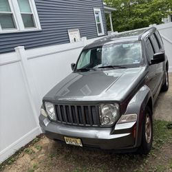 2012 Jeep Liberty $4,300