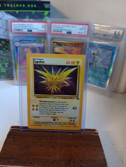 Base Set Holo Pokémon Zapdos 15/62
