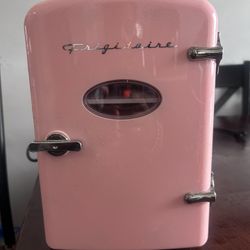 Frigidaire Mini Refrigerator 