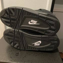 Air Jordan 4 Black Cat Size 9.5