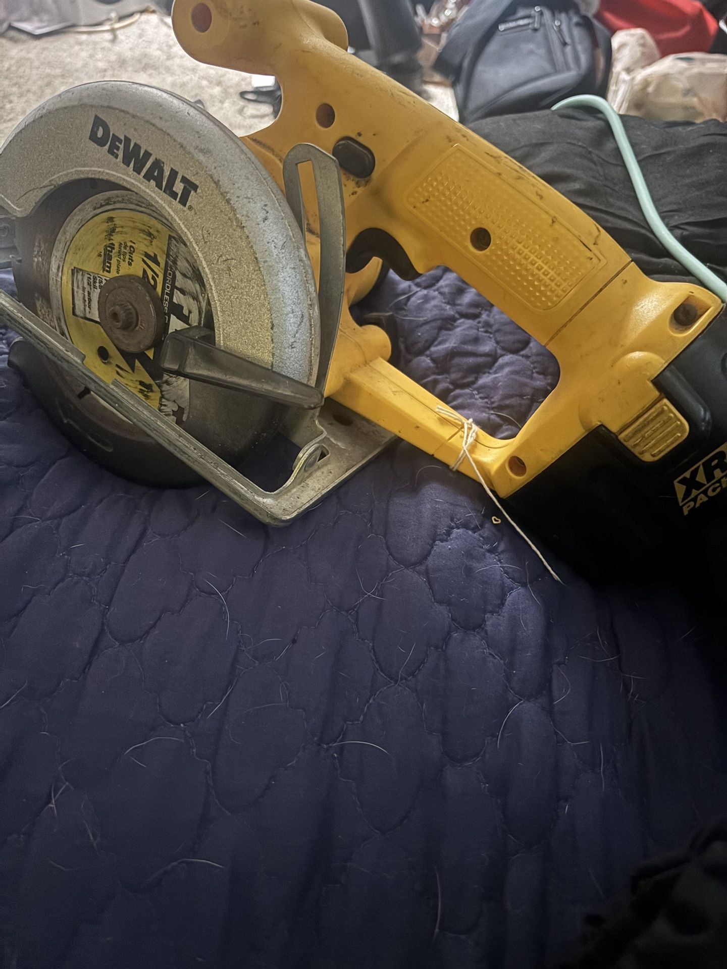 DEWALT 20V Saw