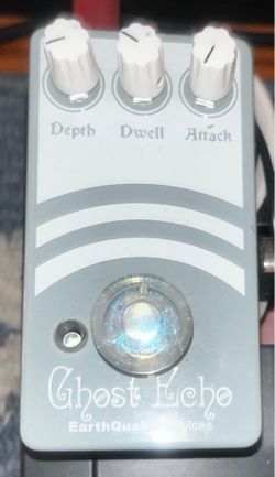 Earthquaker Ghost echo V2 guitar pedal rare