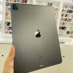 iPad Pro 128GB 4th gen 12.9 Inch 