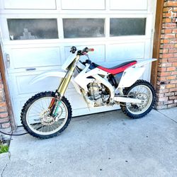 2006 Honda CRF-450R Dirt Bike (REGISTERED)