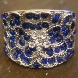 Silver ring blue sapphire