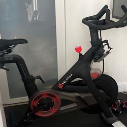 Peloton Bike – Barely Used + Shoes (Size 7) Included – Excellent Condition! 