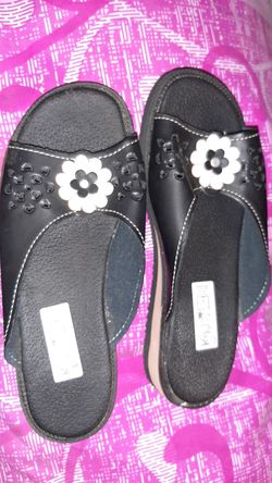 Women's sandals size 7