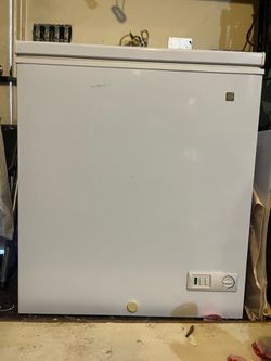 GE Chest Freezer White 5 cu ft