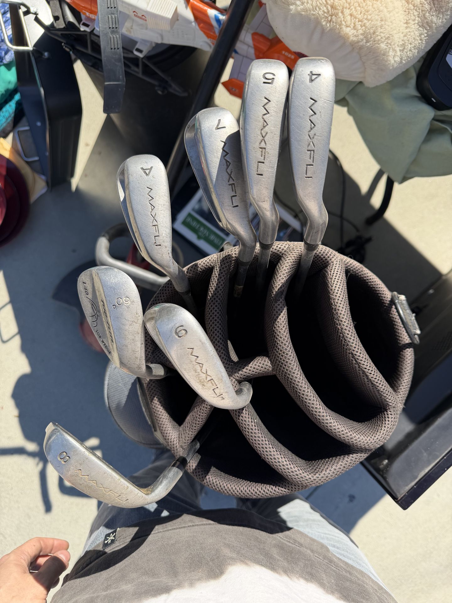 Tommy Armour Golf Bag w/ 7 Golf Clubs