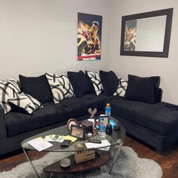 BRAND NEW SECTIONAL SOFA WITH ALL PILLOWS INCLUDED