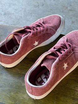 Tennis shoes