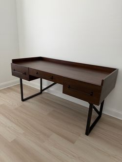 Raymour and flanigan desk