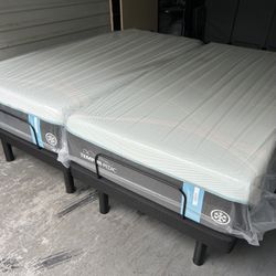 Beautiful new split King or (2) XL Twin Tempurpedic LuxeBreeze PureCool Max Soft mattresses 