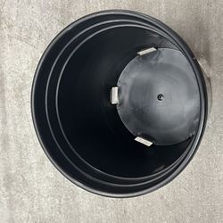 (60)1 Gallon Pot Most Of Them Never Been Used 