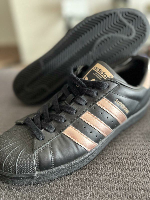 Adidas "SUPERSTAR" Rose Gold and Black Sale Lakeside, CA - OfferUp