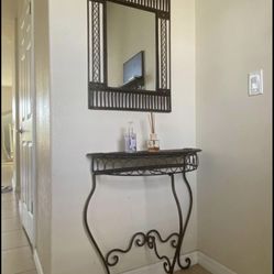 Entrance Table And Mirror 