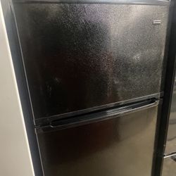 Refrigerator Admiral 