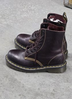 New Dr Martin Boots Women's Sz6