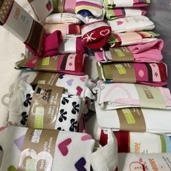 Variedad De Medias Para Niñas Nuevas A 2 Dólares Cada Una 