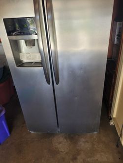 G.E. GALLERY REFRIGERATOR