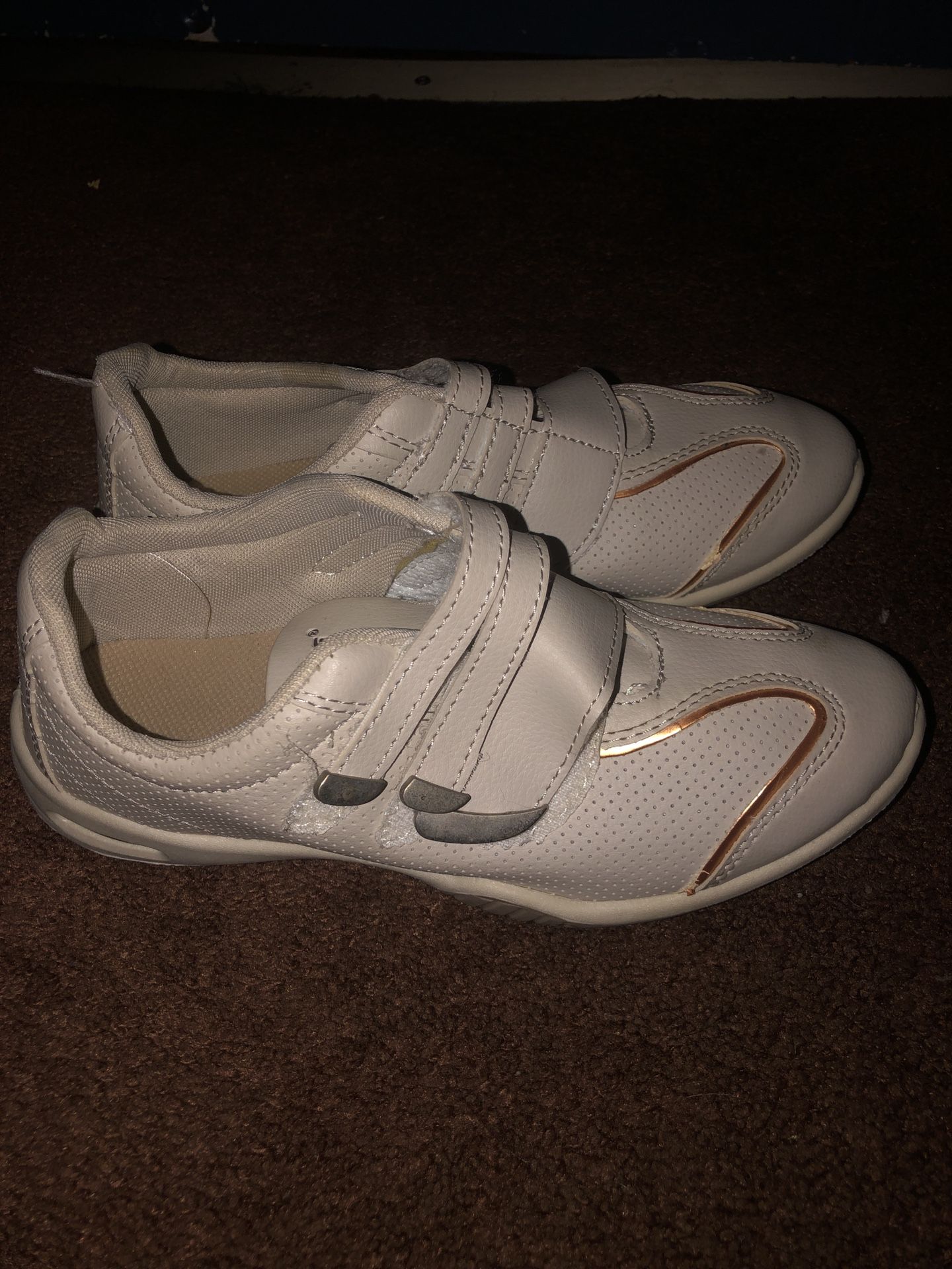 Shoes size 7