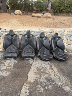 Polaris Pro R Seats & Belts (4seat)