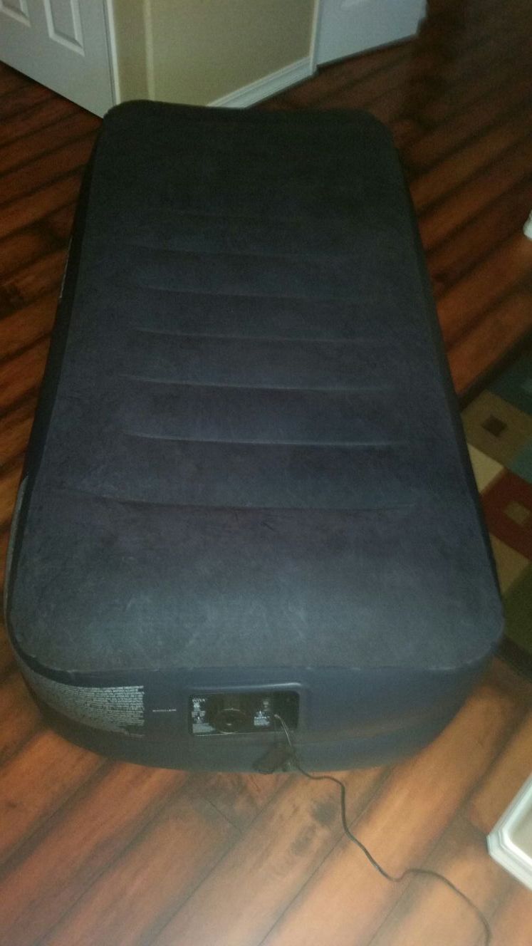 Intex twin air bed matress