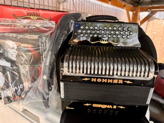 New Hohner Corona Extreme accordion