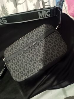 Michael Kors Hudson camera bag