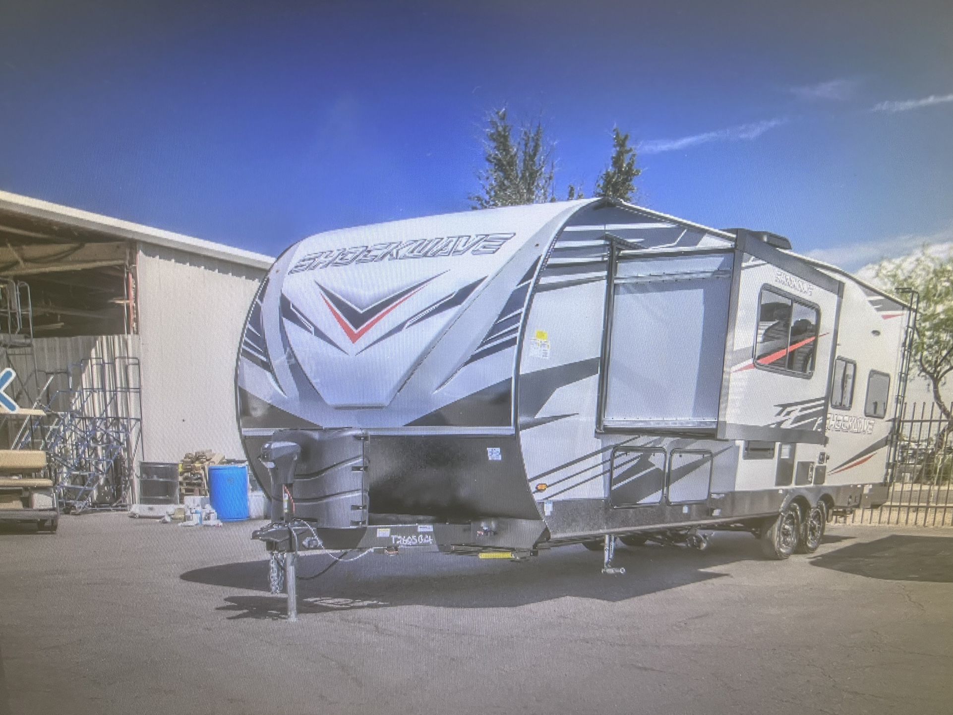 2022 SHOCKWAVE 26 QSGDX toy Hauler