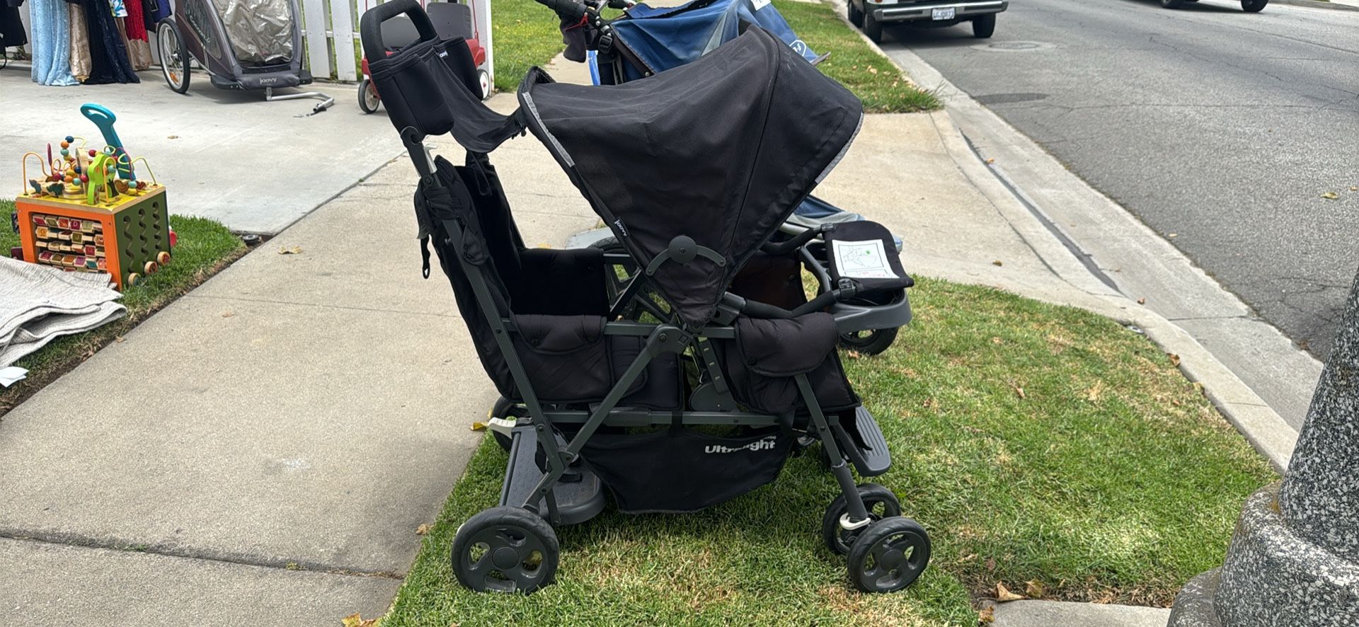 Joovy Caboose Ultralight Sit stand Stroller