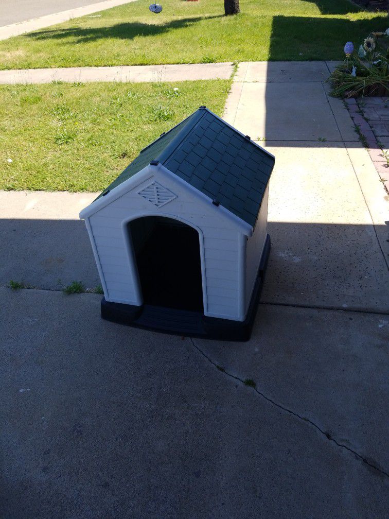 Dog House Practically New