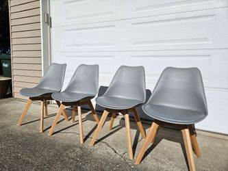 Set of 4 kitchen chairs