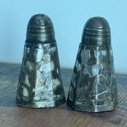 2 Antique Silver SALT AND PEPPER SHAKER 10$ 