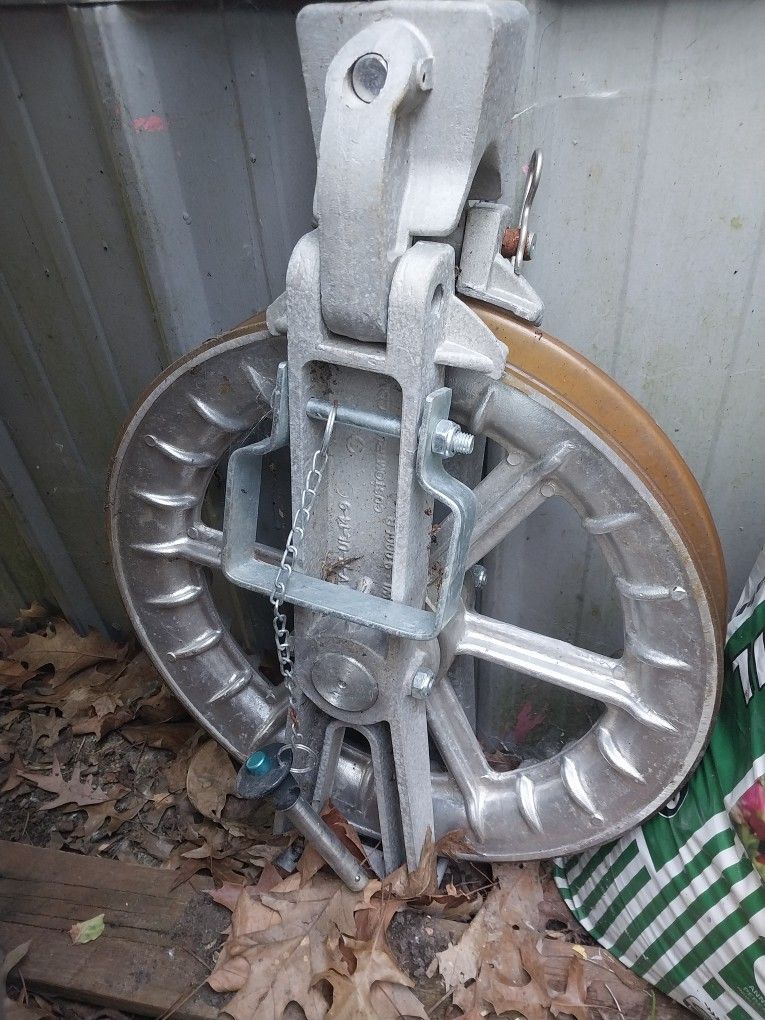 Heavy Duty Pully For Electric Wires.