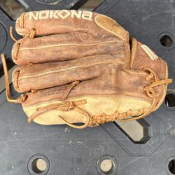Nokona Alpha Select S-100 11 Inch Baseball Glove