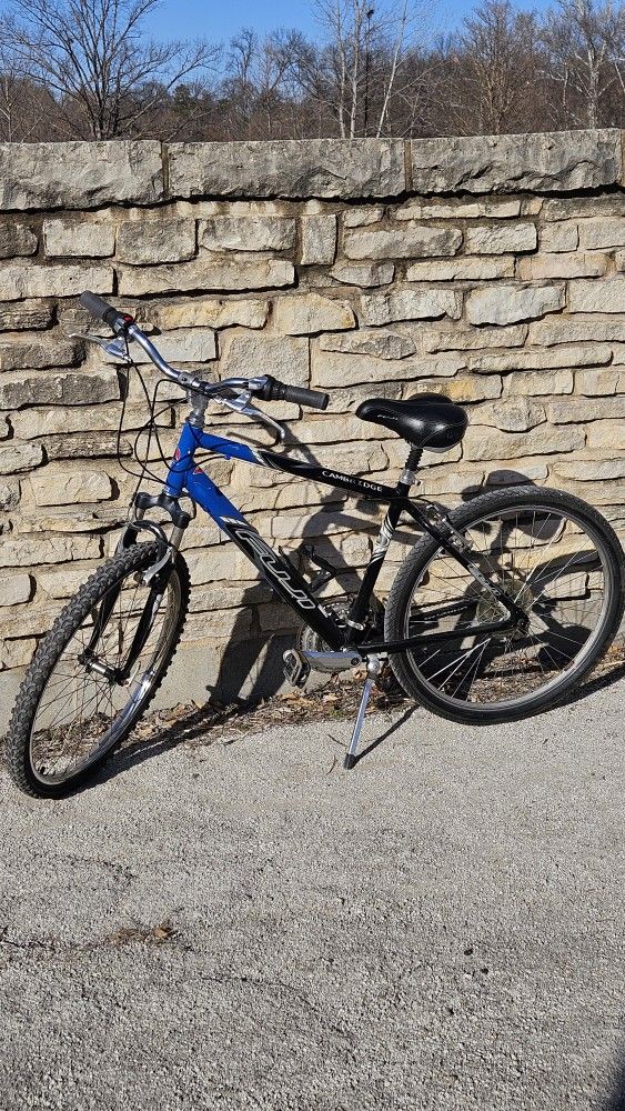 Fuji Cambridge 26in Bike