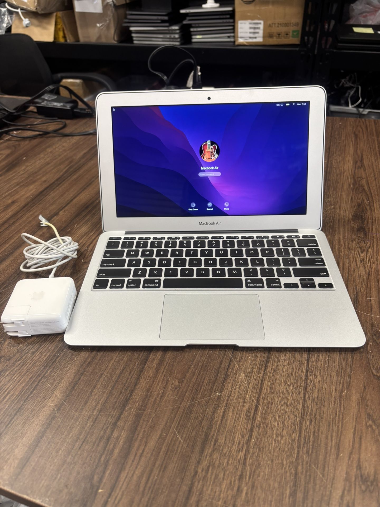 11 inch MacBook Air early 2015, Core i7, 4gb ram, 256gb SSD, macOS Monterey, with charger. Firm $125