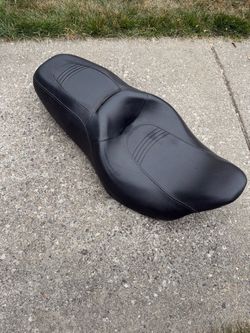 Harley Davidson touring seat