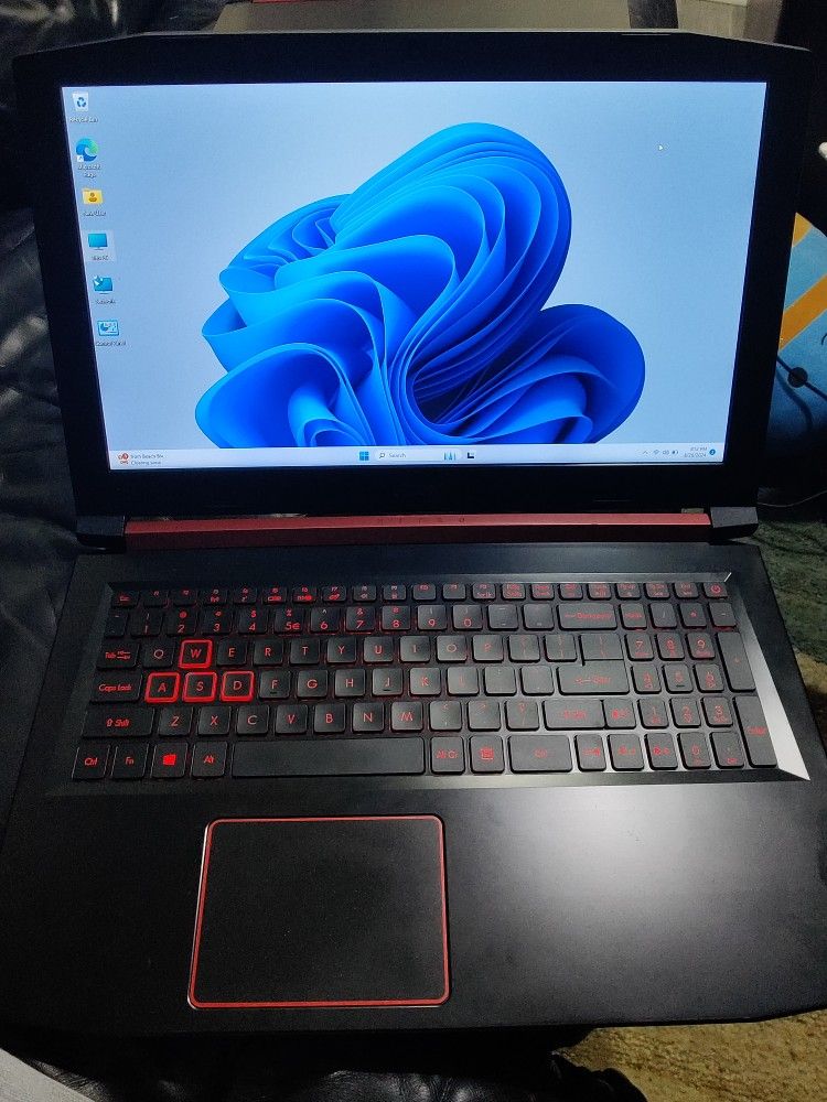 Acer Nitro Gaming Laptop Intel Core i5-8th Gen 16gb Ram 256gb SSD+1TB HDD, Nvidia GeForce GTX 1050 4GB Win 11 Charger .