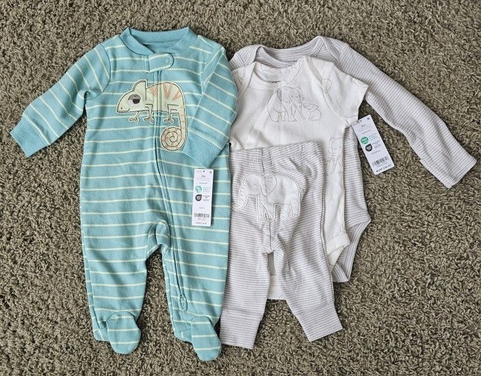 Carter’s baby clothes (3M)